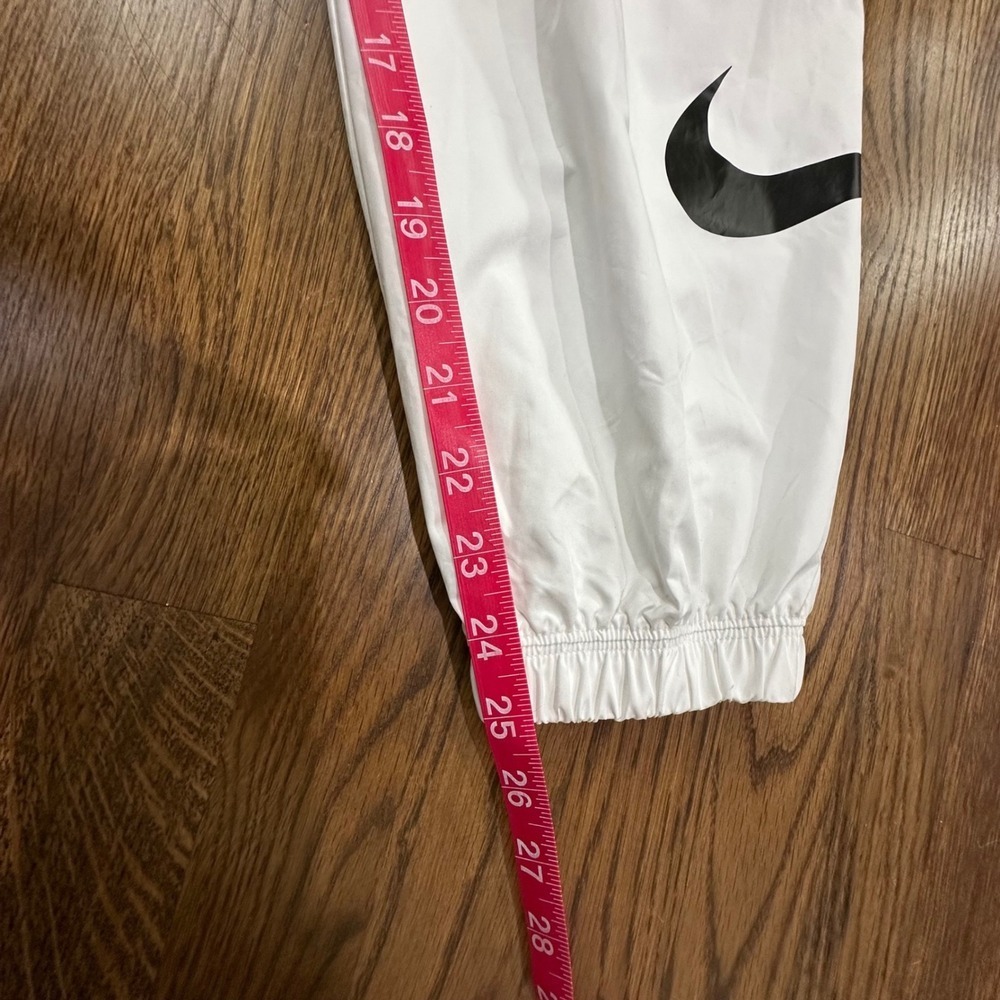 Nike Sportswear Women's Woven Cargo Joggers in White Belted wBlack Swoosh Size M - Picture 10 of 16